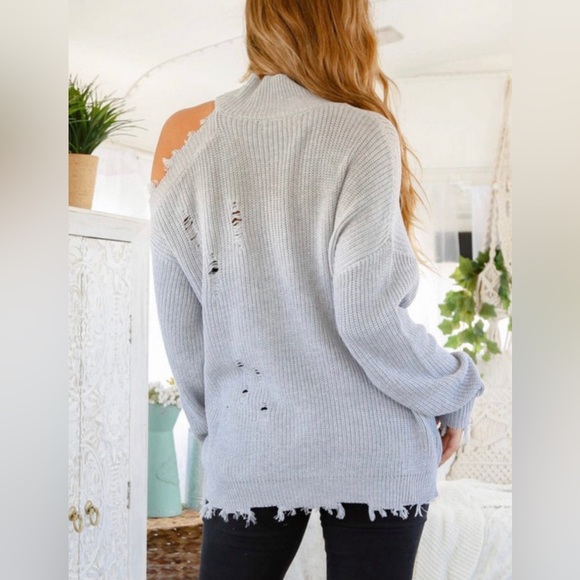 Distressed sweater - Picture 3 of 3